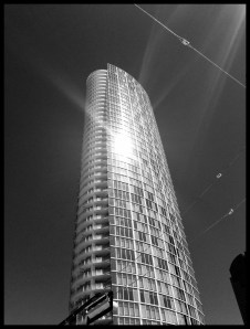 Museum Tower, with its detrimental glare, Dallas. Photo by the author.